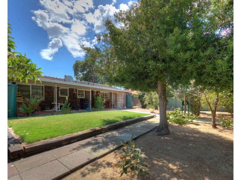 32 Bugendore Street, Maida Vale WA 6057