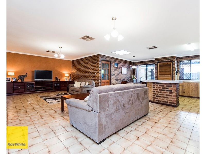 11 Kalmia Way, Forrestfield WA 6058