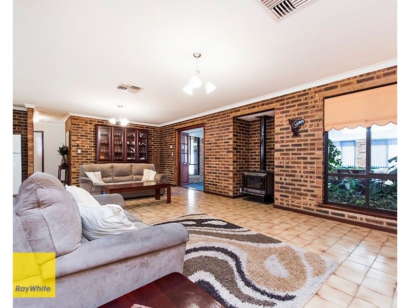 11 Kalmia Way, Forrestfield WA 6058