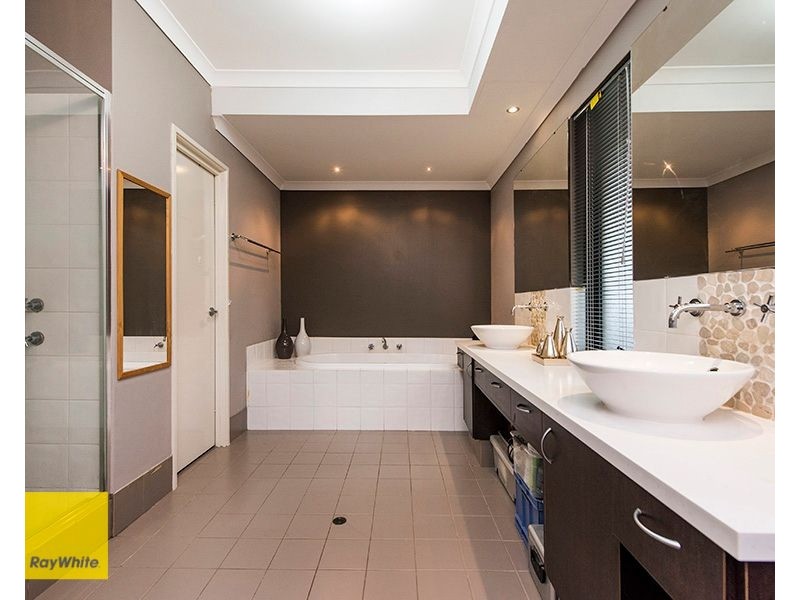 29 The Promenade, Wattle Grove WA 6107