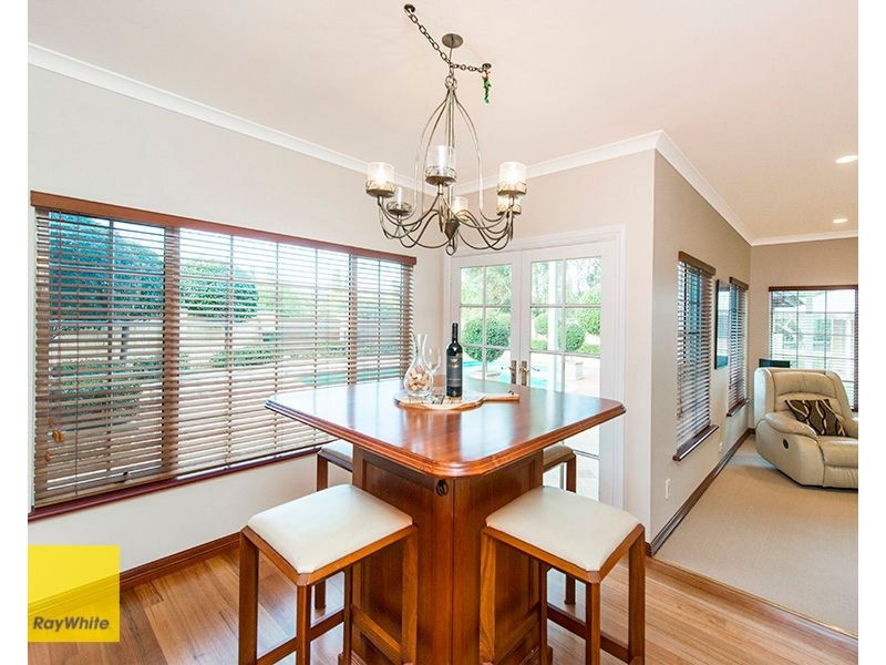 11 McNabb Place, Lesmurdie WA 6076