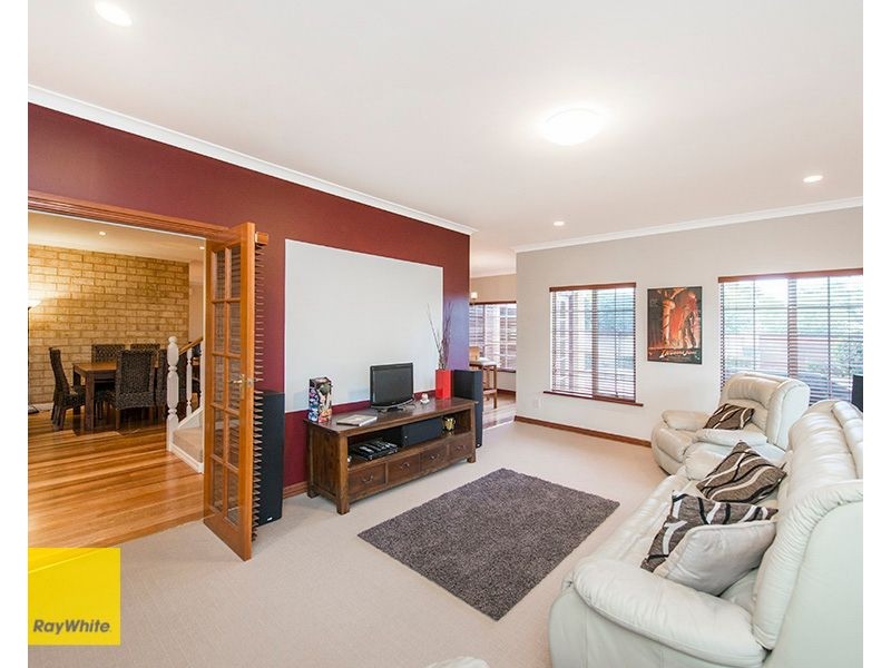 11 McNabb Place, Lesmurdie WA 6076