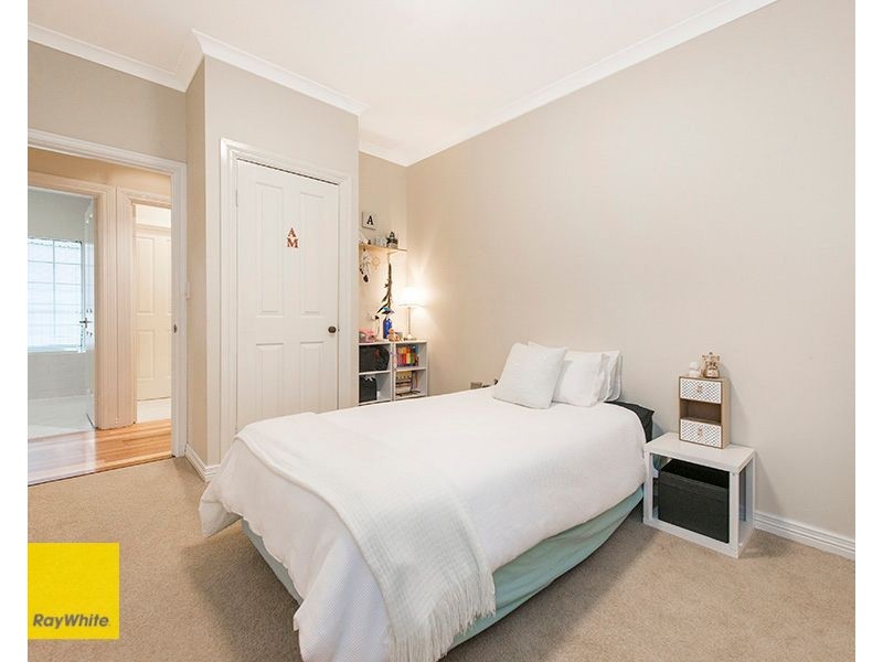 11 McNabb Place, Lesmurdie WA 6076