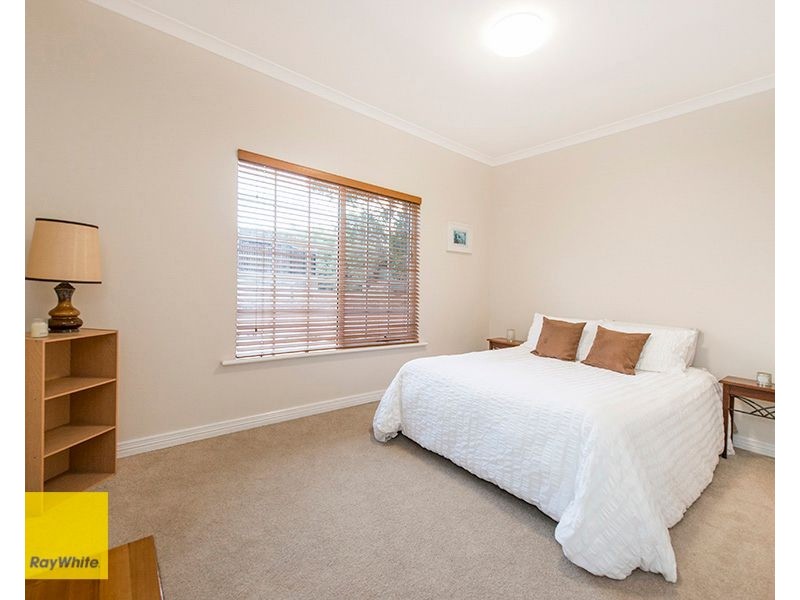 11 McNabb Place, Lesmurdie WA 6076