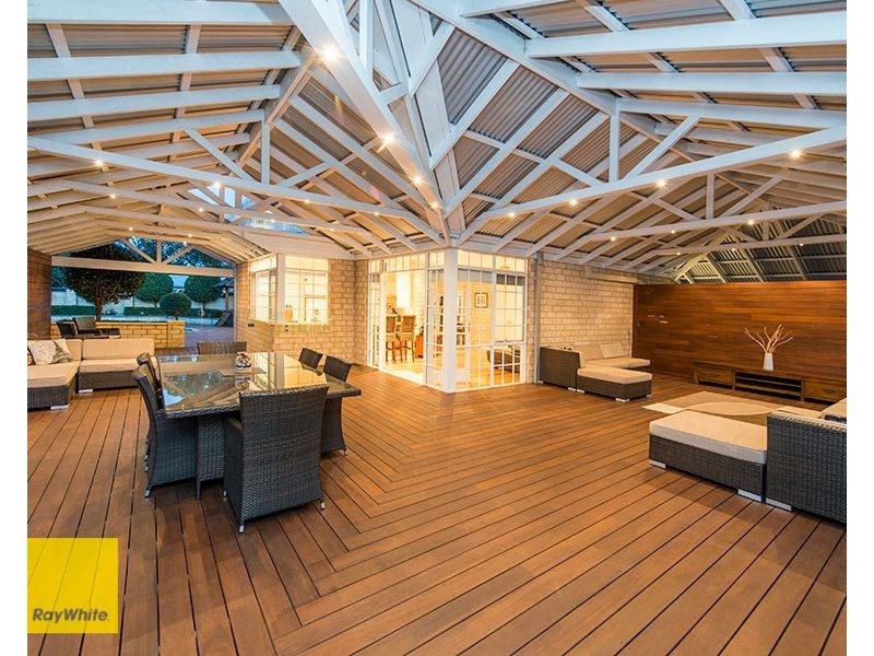 11 McNabb Place, Lesmurdie WA 6076