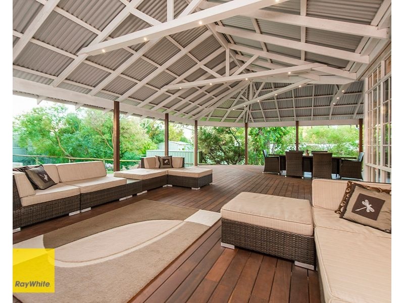 11 McNabb Place, Lesmurdie WA 6076