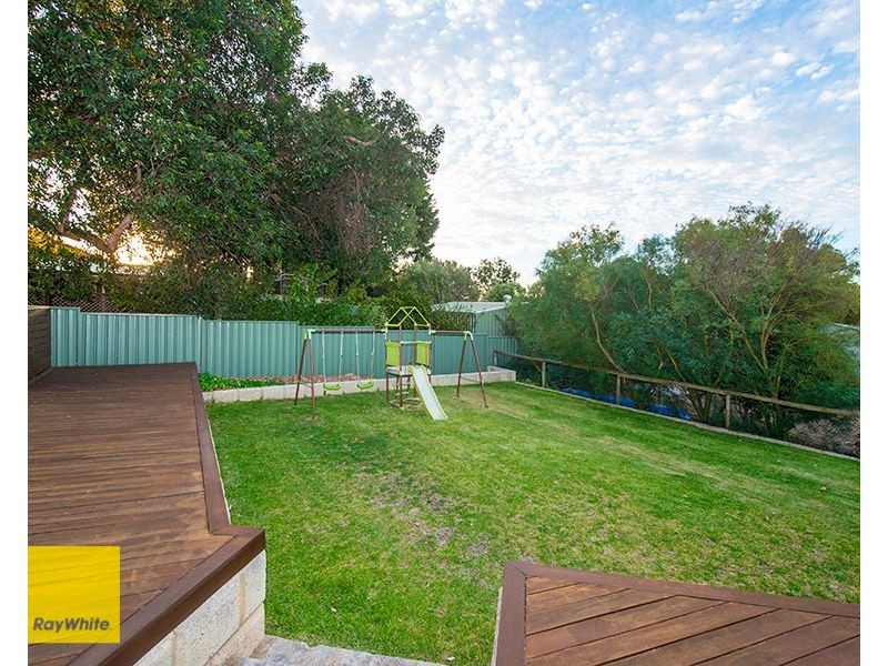 11 McNabb Place, Lesmurdie WA 6076
