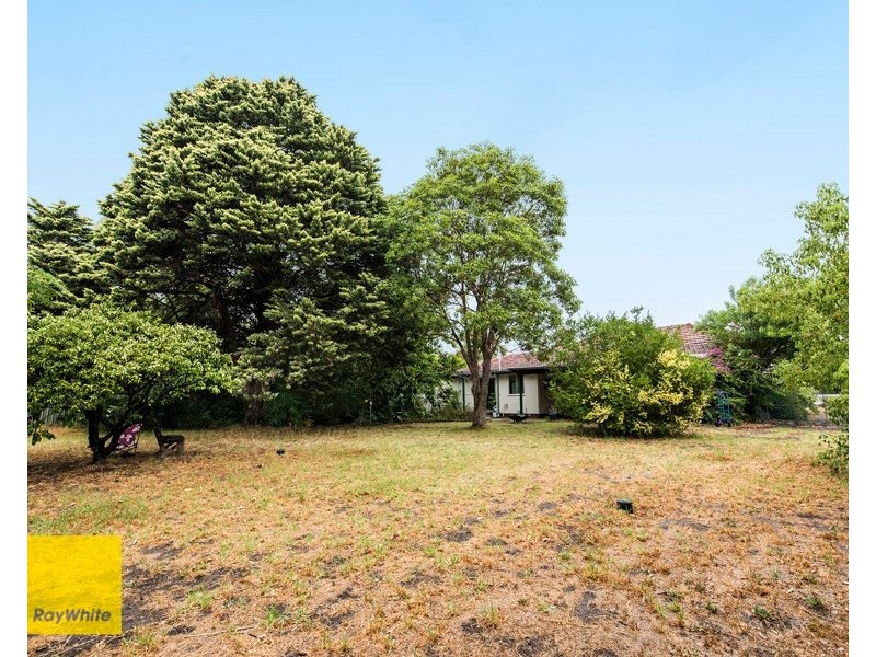 14 Recreation Road, Kalamunda WA 6076