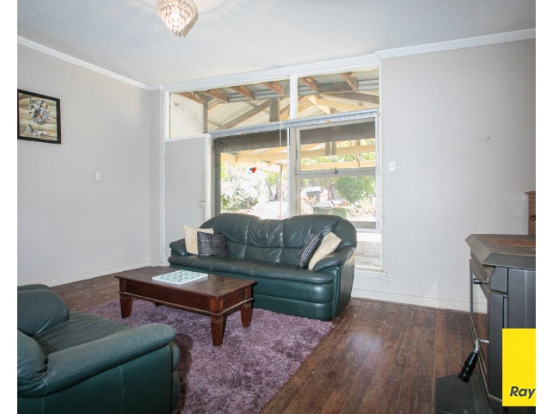 9 Grove Road, Walliston WA 6076