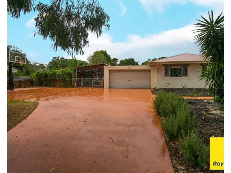 20 Mary Drive, Lesmurdie WA 6076