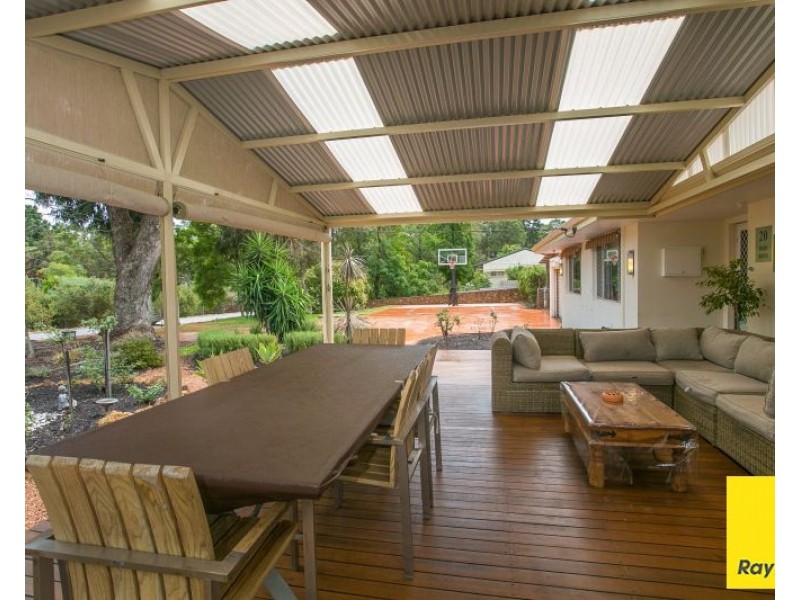 20 Mary Drive, Lesmurdie WA 6076