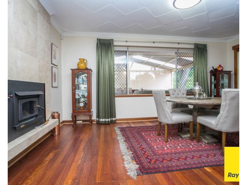 20 Mary Drive, Lesmurdie WA 6076