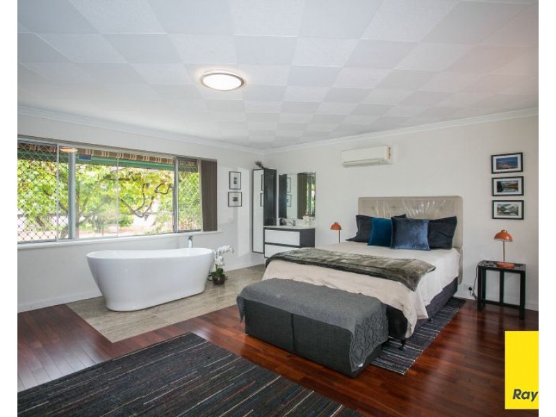 20 Mary Drive, Lesmurdie WA 6076