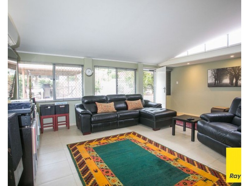 20 Mary Drive, Lesmurdie WA 6076