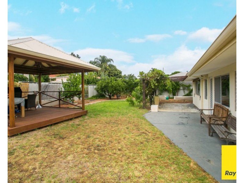 20 Mary Drive, Lesmurdie WA 6076