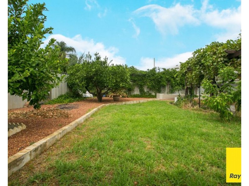 20 Mary Drive, Lesmurdie WA 6076