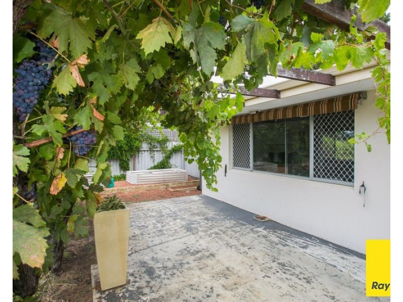 20 Mary Drive, Lesmurdie WA 6076