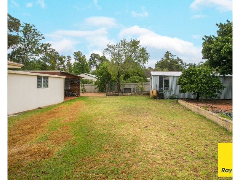 20 Mary Drive, Lesmurdie WA 6076