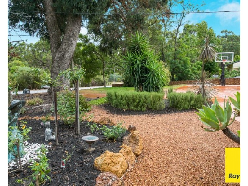 20 Mary Drive, Lesmurdie WA 6076