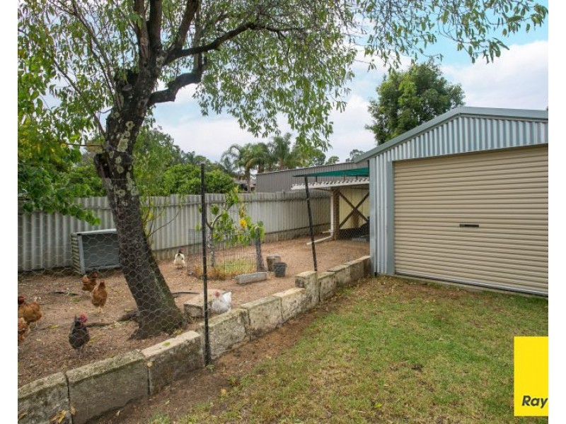 20 Mary Drive, Lesmurdie WA 6076