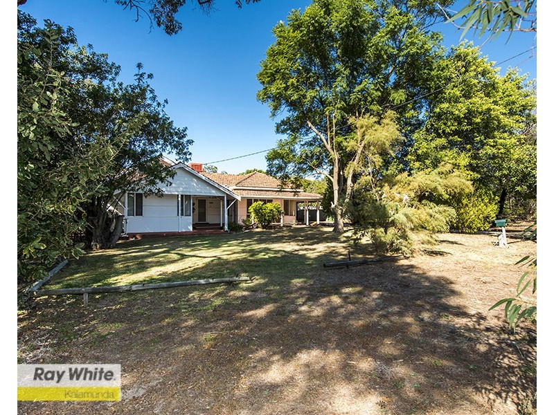 8 Jaraba Avenue, Gooseberry Hill WA 6076