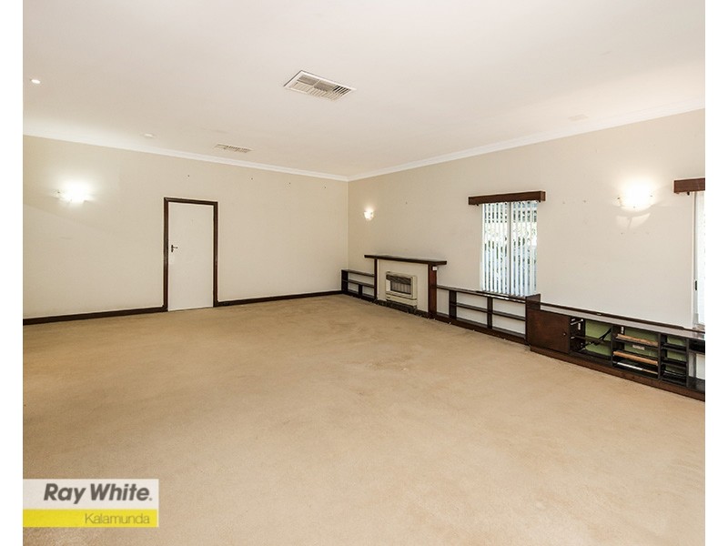 8 Jaraba Avenue, Gooseberry Hill WA 6076