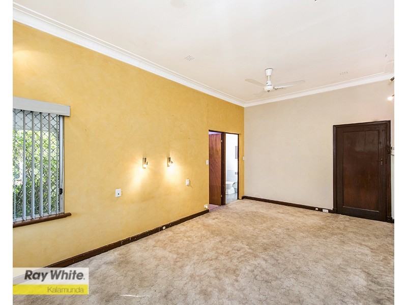 8 Jaraba Avenue, Gooseberry Hill WA 6076