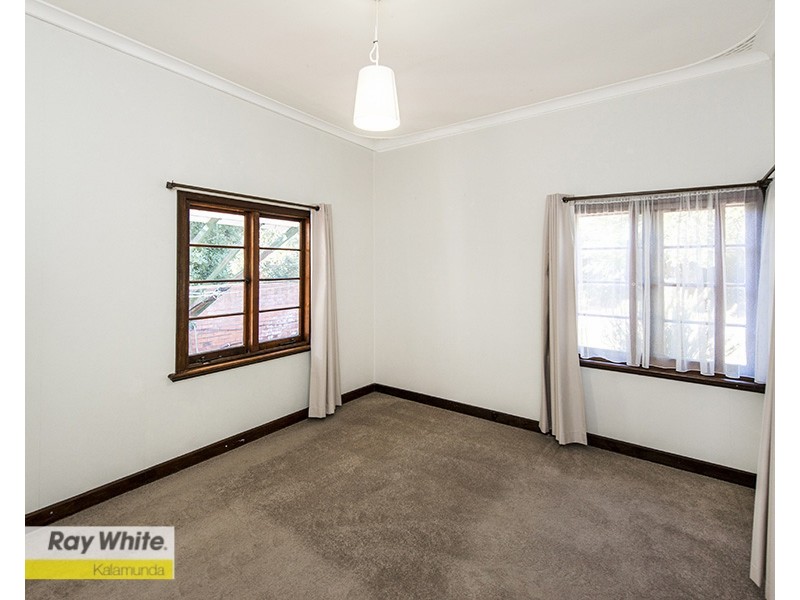 8 Jaraba Avenue, Gooseberry Hill WA 6076