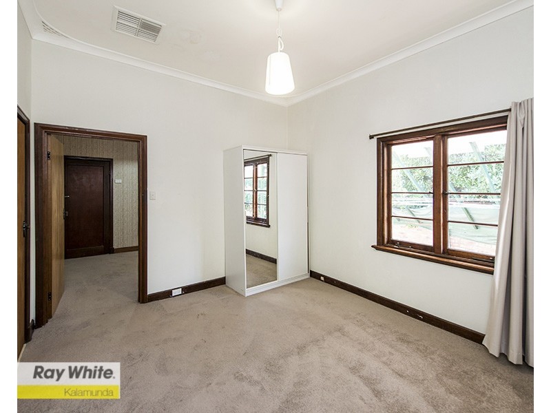 8 Jaraba Avenue, Gooseberry Hill WA 6076