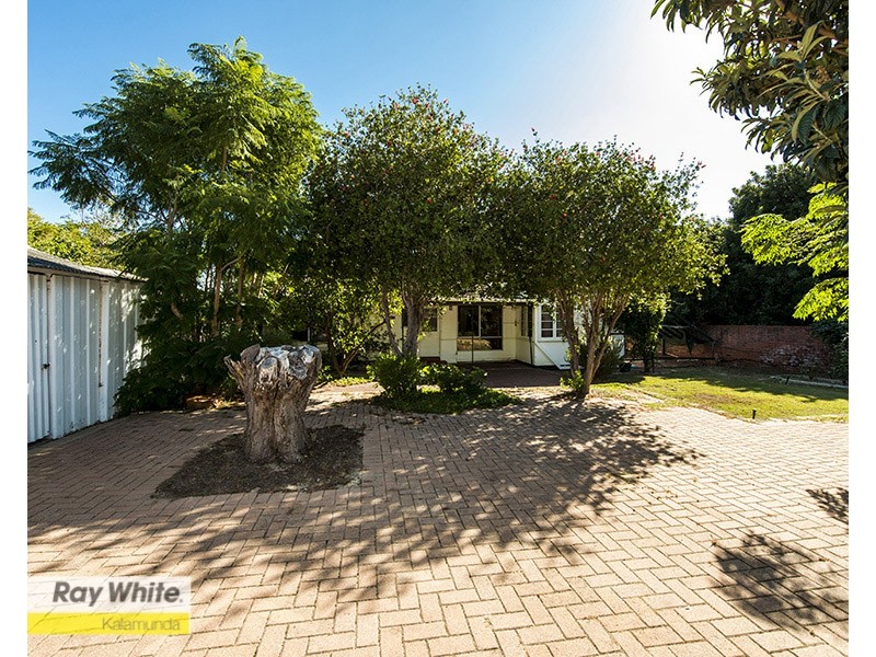 8 Jaraba Avenue, Gooseberry Hill WA 6076