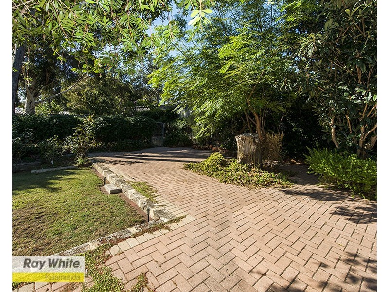 8 Jaraba Avenue, Gooseberry Hill WA 6076