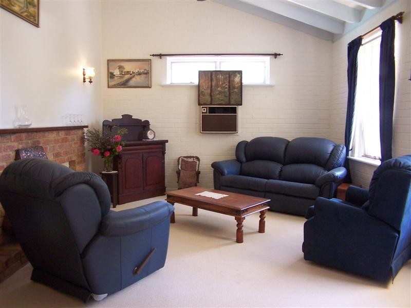 5 Standen Court, Kalamunda WA 6076