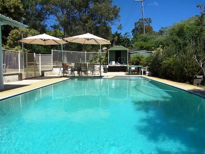 5 Standen Court, Kalamunda WA 6076