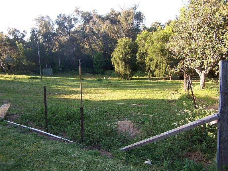 12 Taylor Road, Kalamunda WA 6076