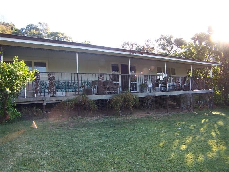 12 Taylor Road, Kalamunda WA 6076