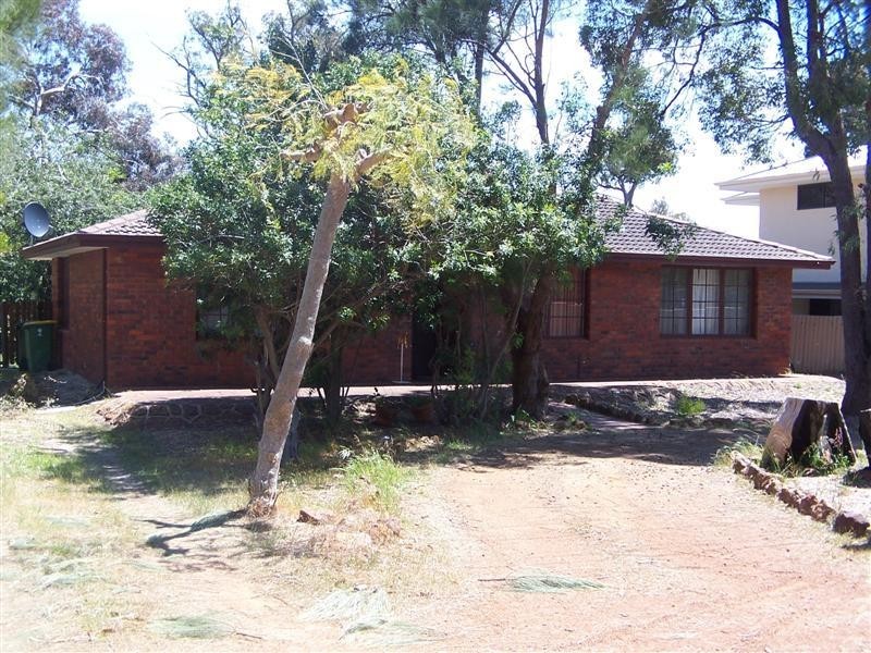 7 Guppy Road, Kalamunda WA 6076