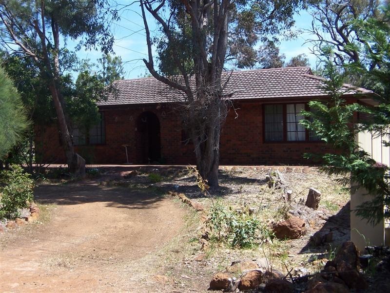 7 Guppy Road, Kalamunda WA 6076