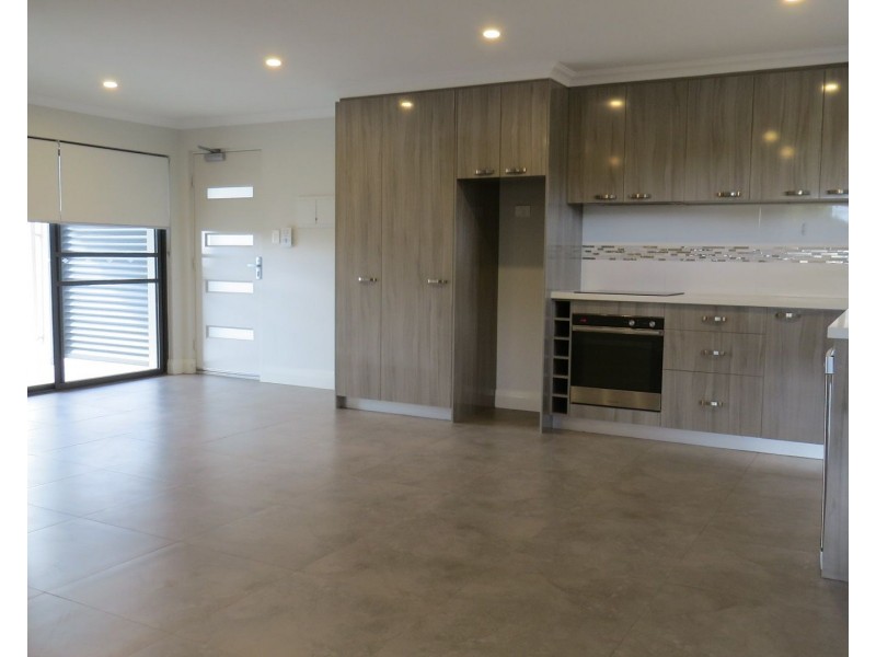 Unit 12 3-5 Kalamunda Road, Kalamunda WA 6076