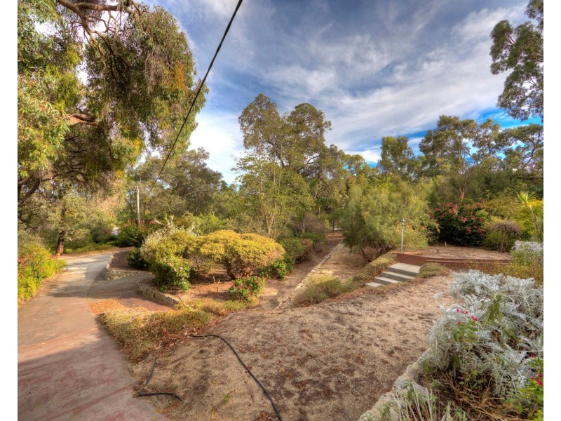 3 Azeeza Court, Darlington WA 6070