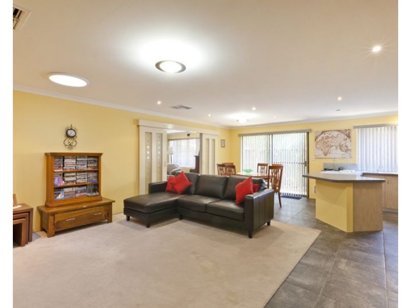 10 Thirlmere Way, High Wycombe WA 6057