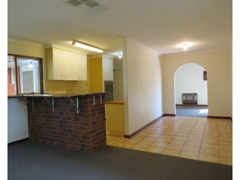 14 Worralda Street, Maida Vale WA 6057
