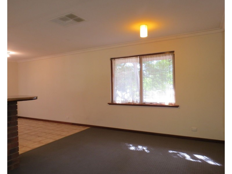 14 Worralda Street, Maida Vale WA 6057
