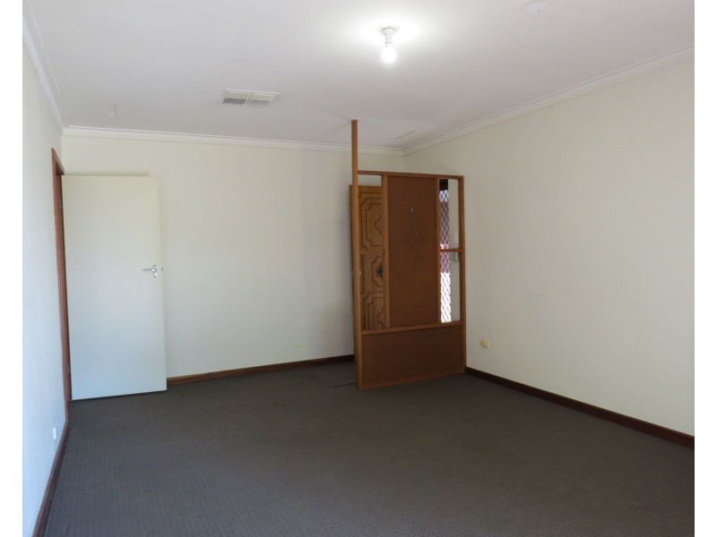14 Worralda Street, Maida Vale WA 6057