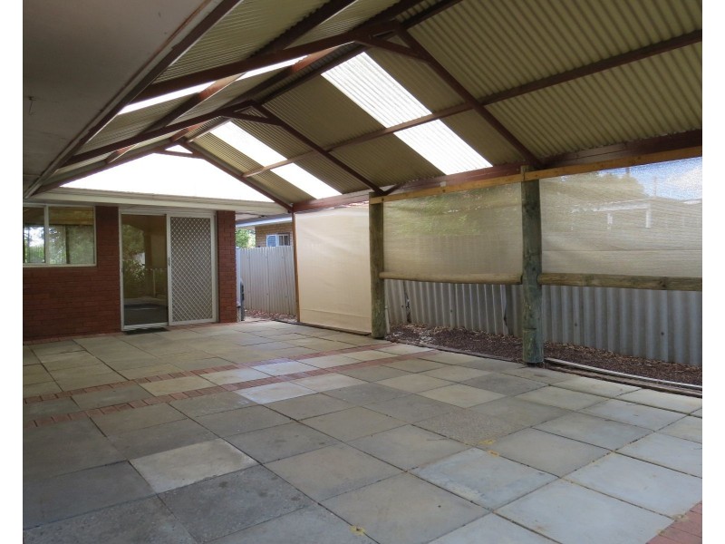 14 Worralda Street, Maida Vale WA 6057