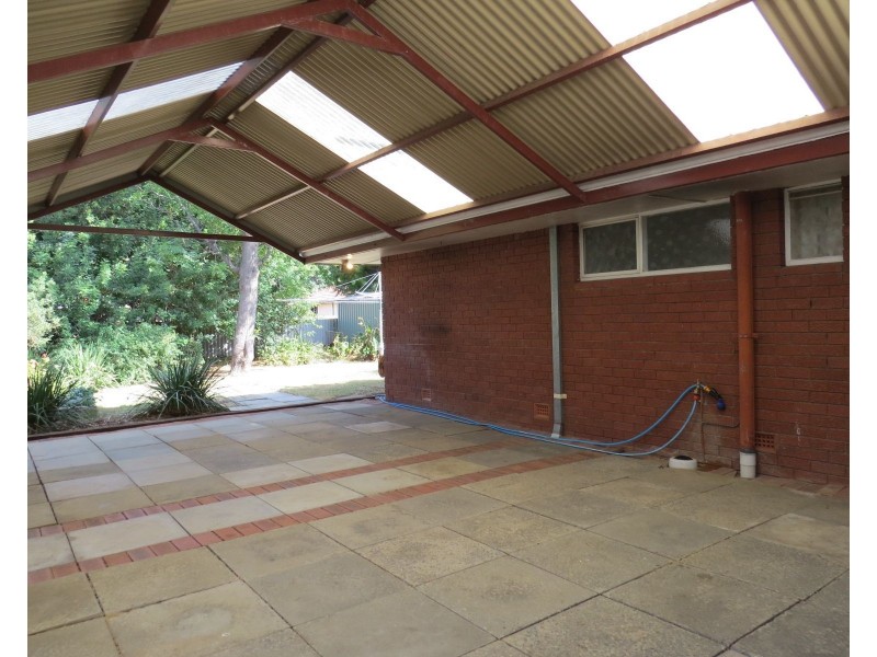 14 Worralda Street, Maida Vale WA 6057