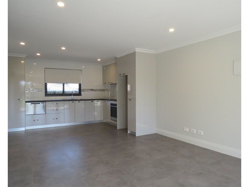 Unit 3 3-5 Kalamunda Road, Kalamunda WA 6076