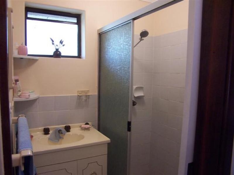 8 Valley Road, Kalamunda WA 6076