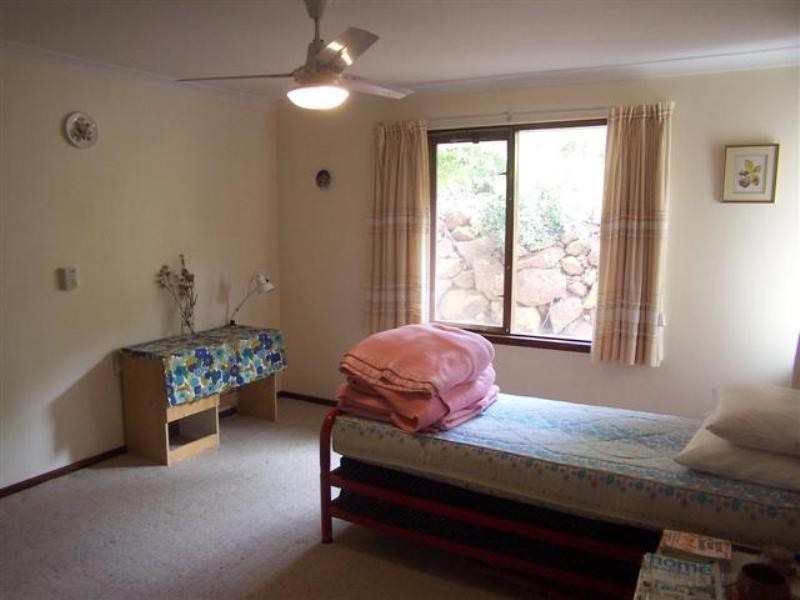 8 Valley Road, Kalamunda WA 6076