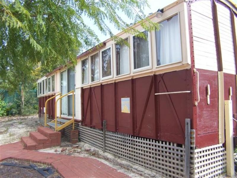 8 Valley Road, Kalamunda WA 6076