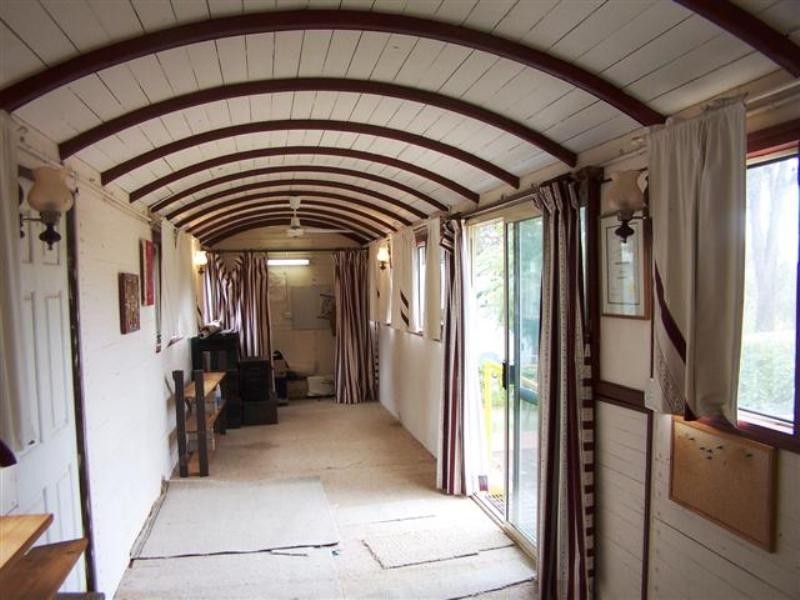 8 Valley Road, Kalamunda WA 6076